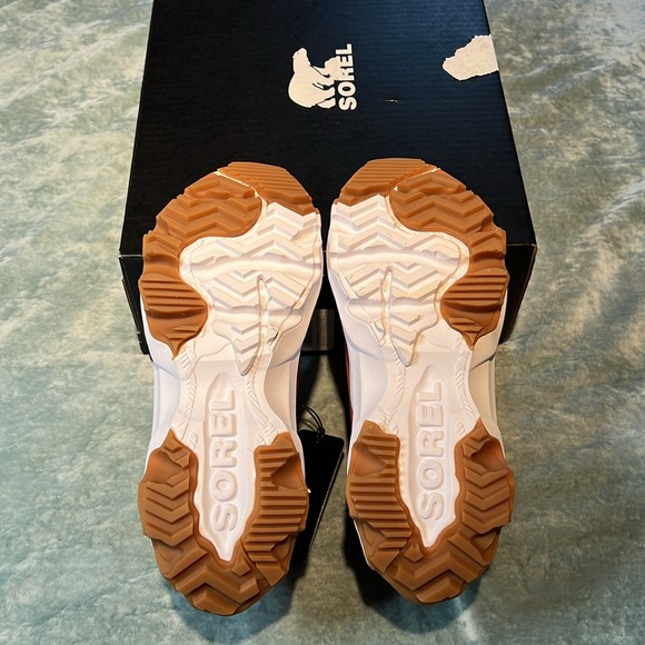 SOREL Kinetic Breakthru Caribou Sneaker Boot - Picture 4 of 10